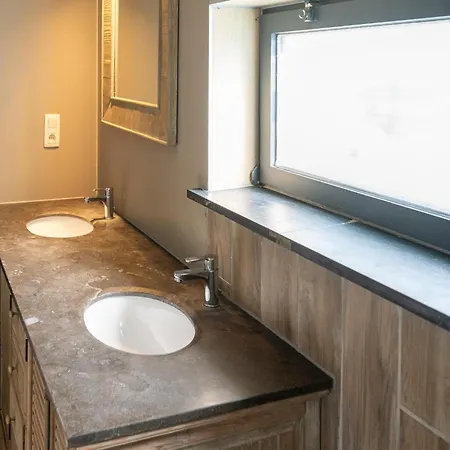 Luxury Coastal With Jacuzzi & Sauna *