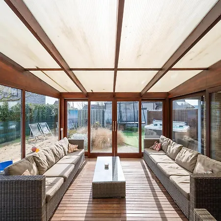 Luxury Coastal With Jacuzzi & Sauna Villa *