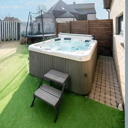 Luxury Coastal With Jacuzzi & Sauna Villa
